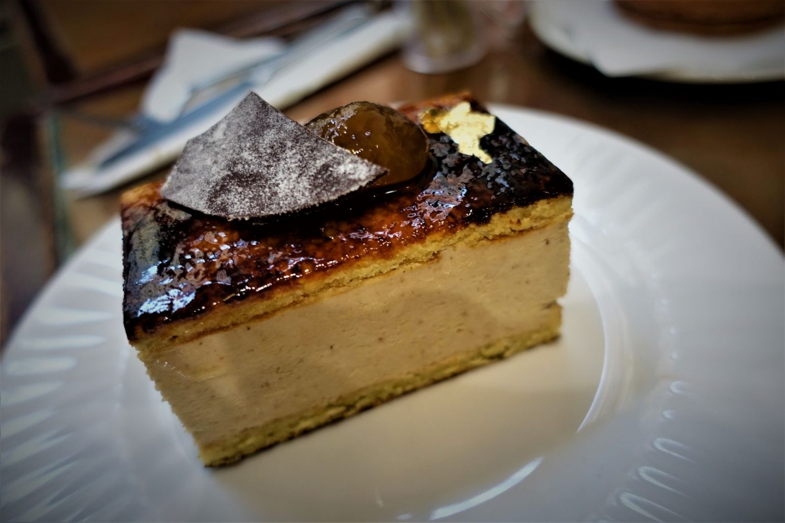 Kake i Paris belagt med bladgull