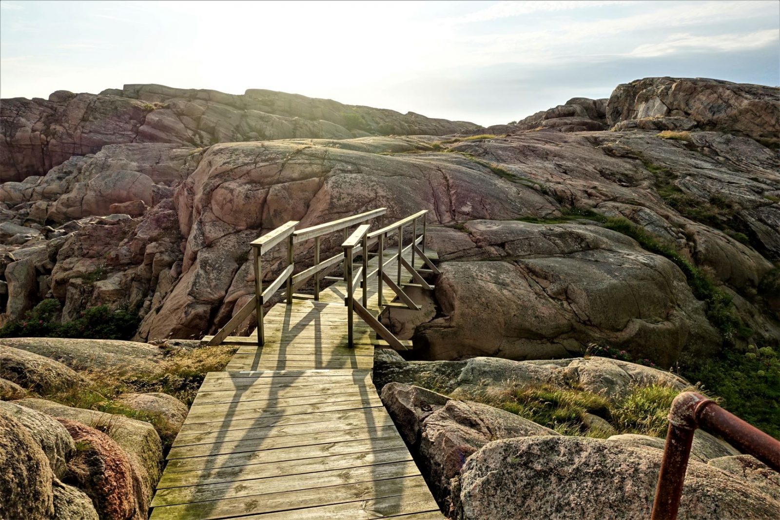 en bru på kyststien Smögen bohuslän 