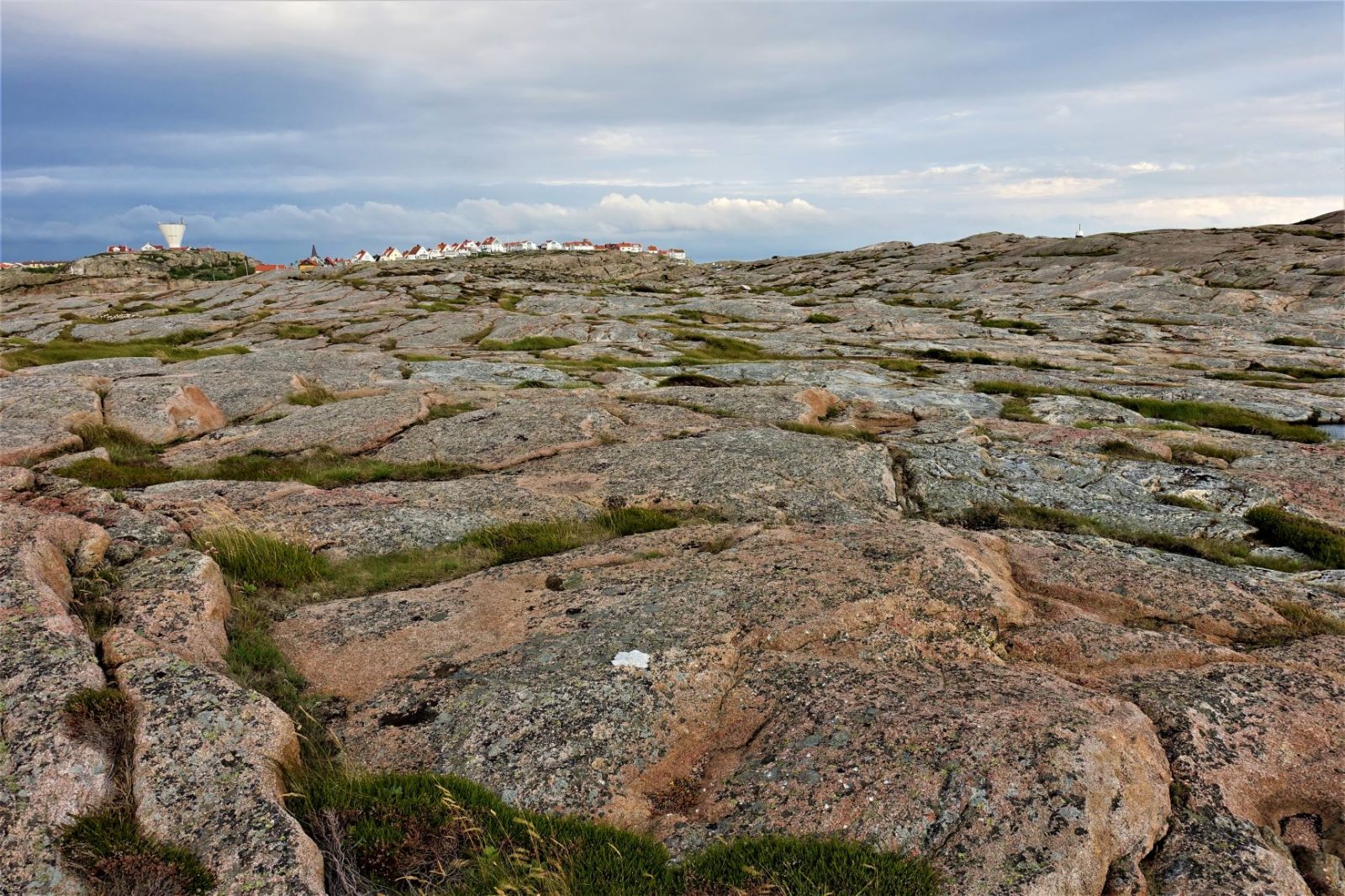 smøgenhusene på toppen av klippene