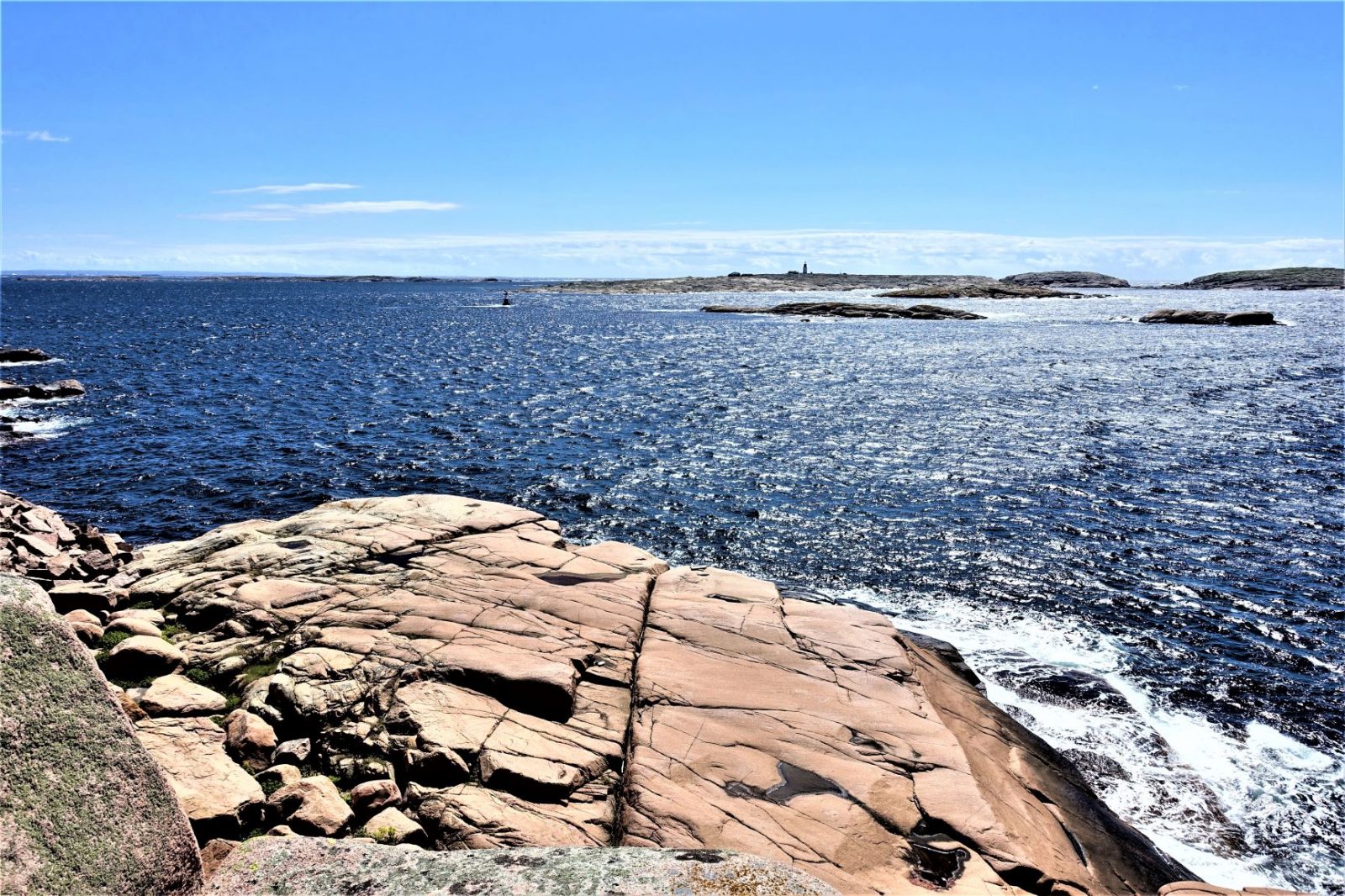 Utsikt ut mot havet i smøgen