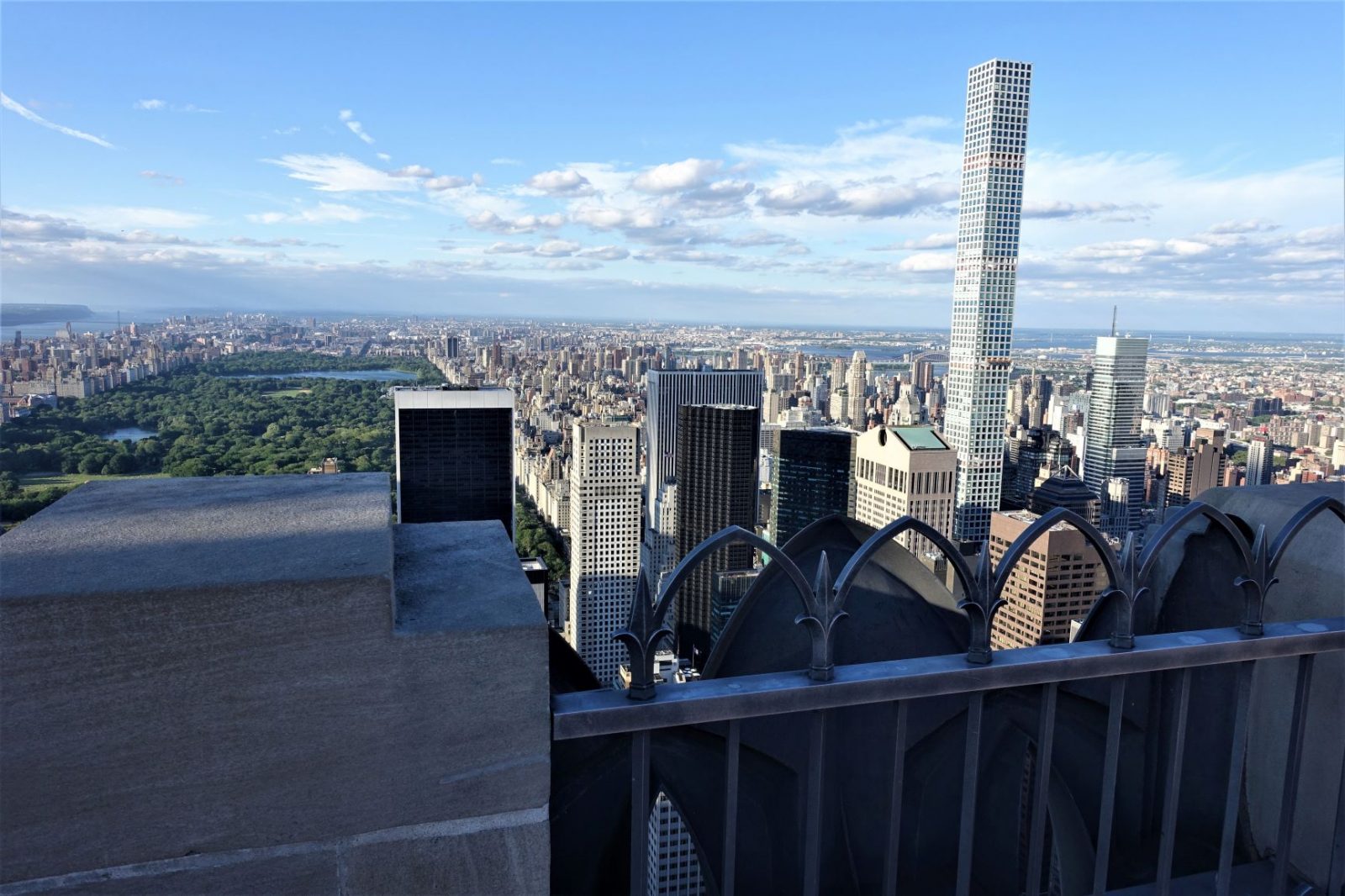 Utsikten fra top of the rock 