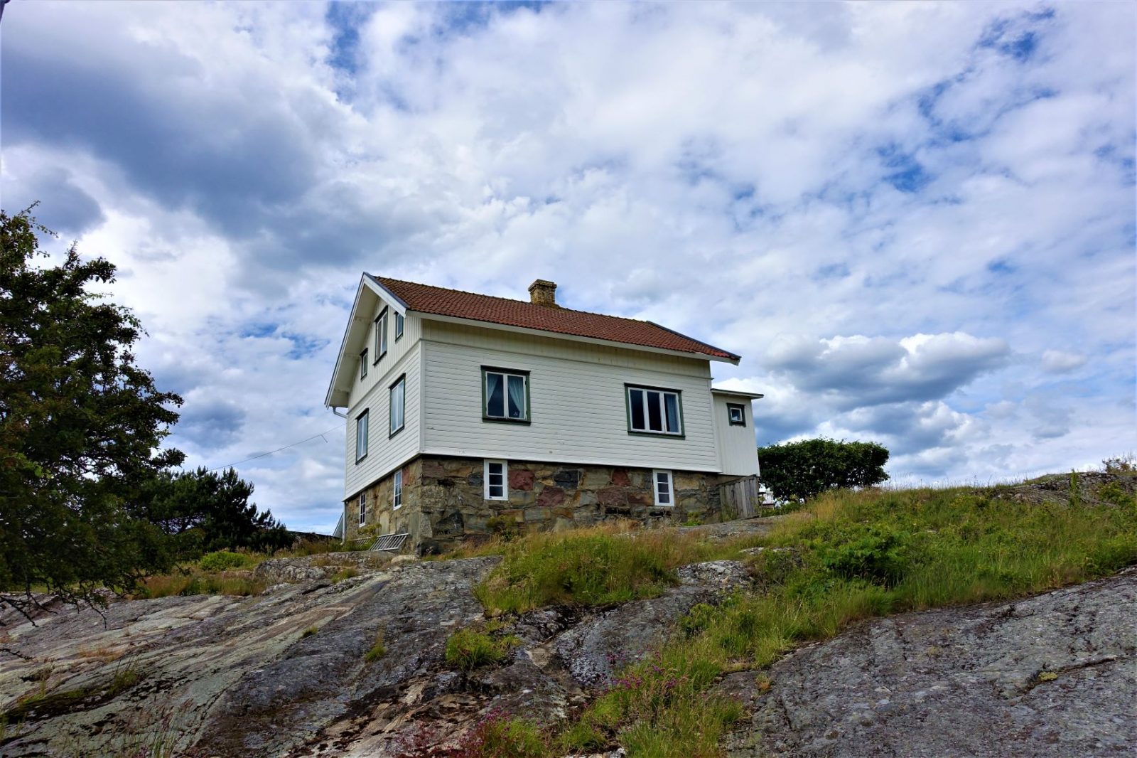 hus på bohuslan kysten karingøen