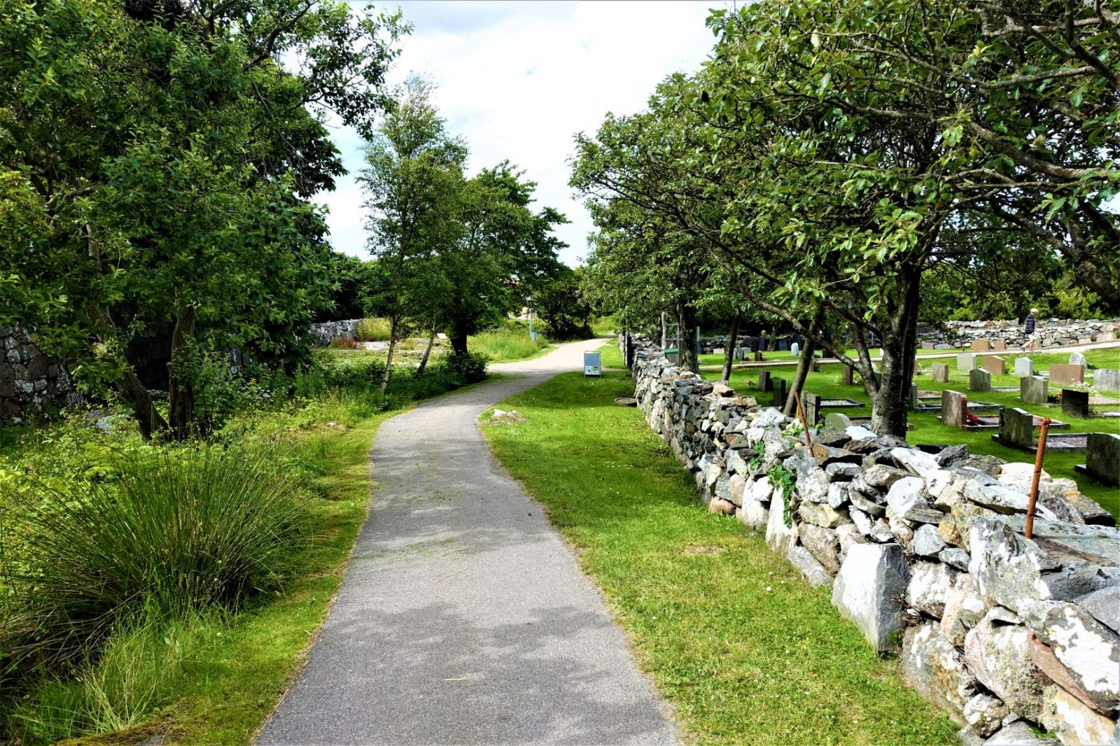 vakkert steingjerde på kjerringø