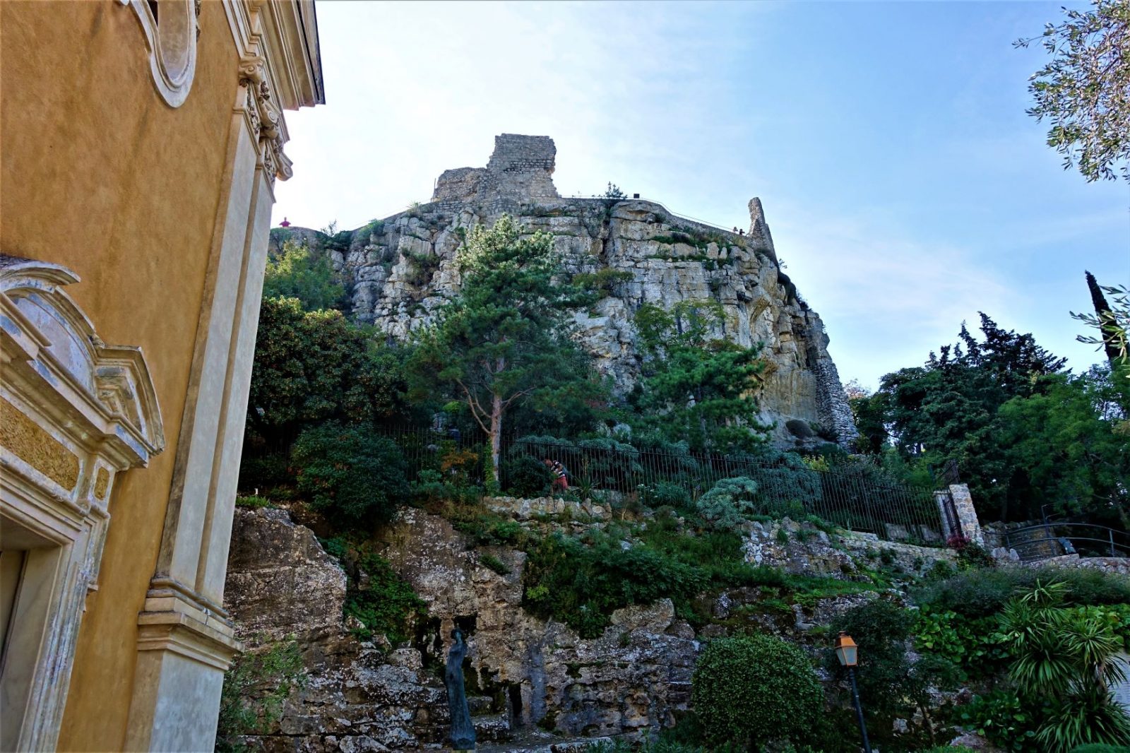 fantastiske Eze Village, middelalderlandsbyen som klamrer seg fast i en fjellknaus midt mellom Nice og Monace.