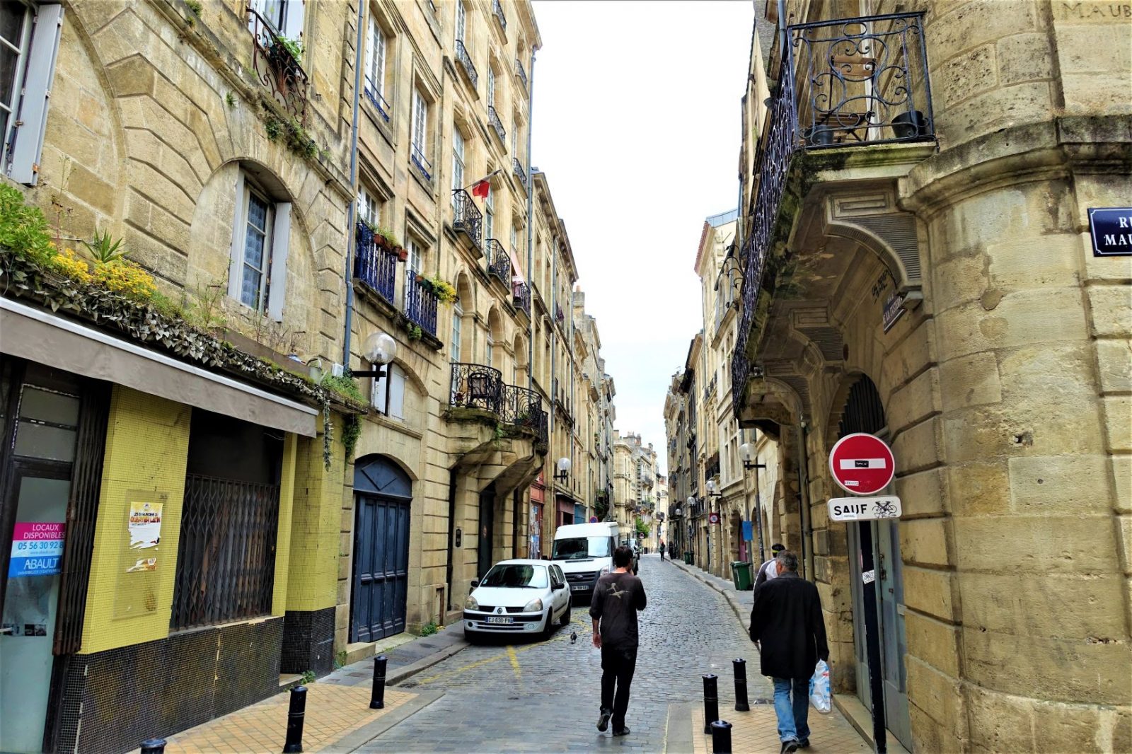 En gate i bordeaux og vi finner ikke frem