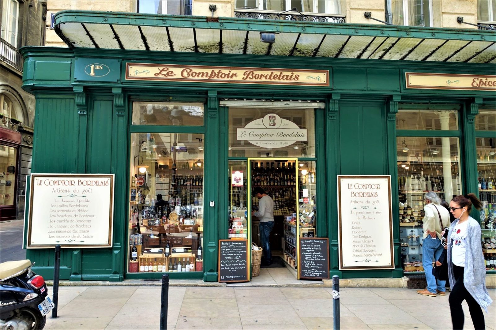 butikkvinduer i bordeaux